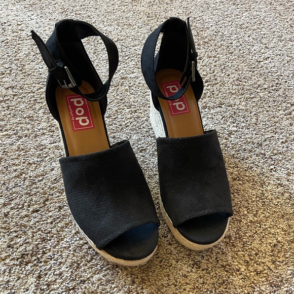 pop Shoes - Pop wedge platform sandal size 9